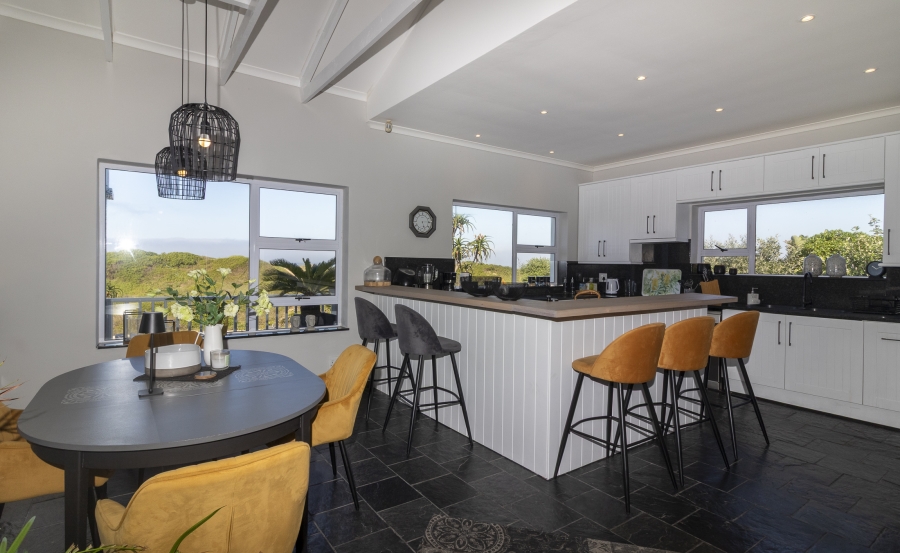 5 Bedroom Property for Sale in West Beach Eastern Cape